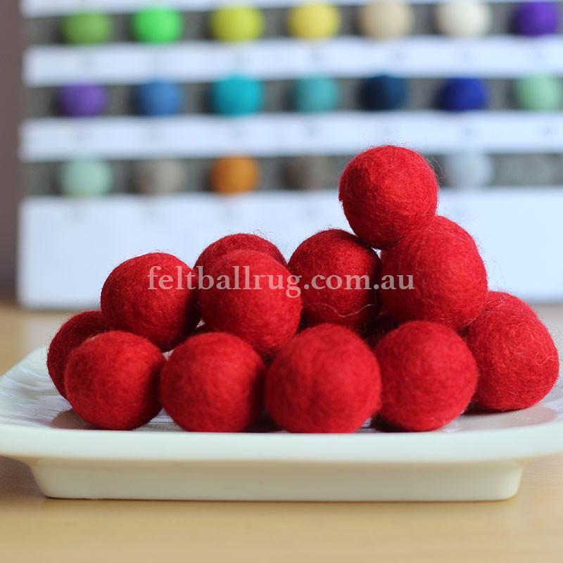 Felt Balls Bright Red 0.38, 2 cm ( 0.78), 2.5 cm ( 0.98), 3 cm ( 1. –  Felt Ball Rug USA
