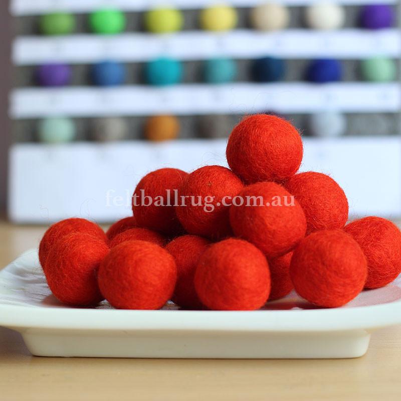Felt Balls Crimson Red 1 cm ( 0.39), 2 cm ( 0.78), 2.5 cm ( 0.98), – Felt  Ball Rug USA