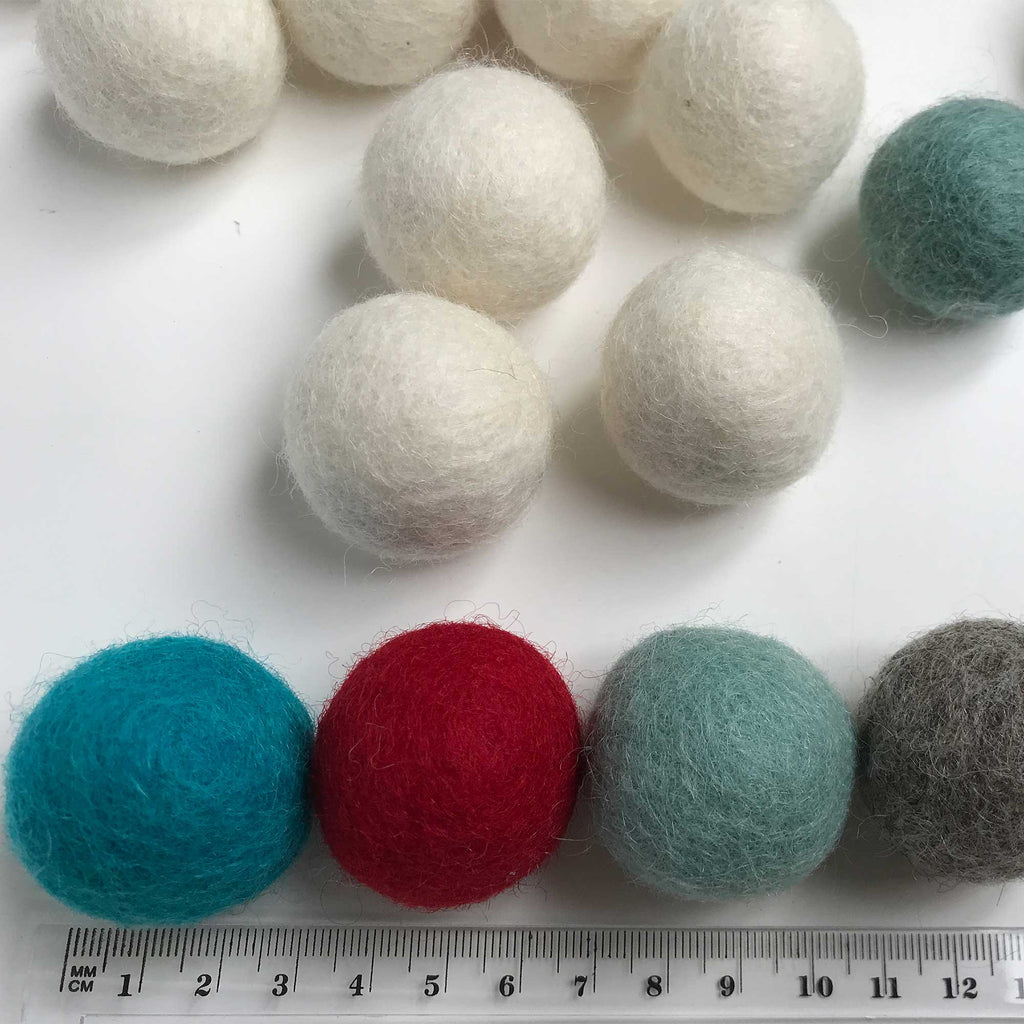 2.5cm Wholesale Felt Balls [100 Colors] - Felt and Yarn